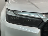 LEDヘッドライトは、点灯の瞬間から最大光量を発揮し、突然暗くなるトンネルなどでの安定感を高めます。