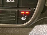【シートヒーター】寒い日に重宝するシートヒーター!エアコンより早く温まってくれるので寒がりの人も安心ですね♪エアコンの温風は乾燥するから苦手、という方にもをおすすめです。