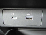 充電ケーブルの接続部になります!