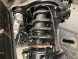 お車を安心してお乗りいただく為には、足回りの定期点検が欠かせません。サービスサポート(有償保証)では無料点検もご提供しており、安心のカーライフをお過ごしいただけるサポート体制が整っています。