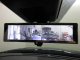 スマートルームミラー付きで後部座席に乗車してても後方がしっかり見れます