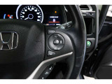 Hondaセンシングの機能のひとつ、アダプティブクルーズコントロール付!アクセルから足を離しても設定したスピードと前車との車間を保ち走行してくれます!車線維持もアシスト☆高速道路で疲労軽減ですね☆