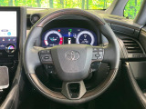【純正革巻きステアリング】上質な革を使用することで、手にしっかり馴染みとても運転しやすいハンドルです♪