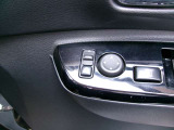 ドアミラーの鏡面の調節、格納は運転席からすべて操作できます!