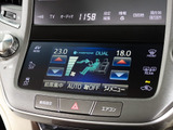 使いやすさや安全性を追求したステアリング周り!高級車ゆえにスイッチ類が多いのも特徴ですね!考え尽くされた配置ですぐに使いこなす事が出来ますのでご安心下さい!是非、体感してみて下さい!!