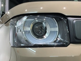 LEDヘッドライトは、点灯の瞬間から最大光量を発揮し、突然暗くなるトンネルなどでの安定感を高めます。