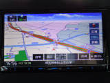 お出かけ際に役に立つ、メモリーナビ付き。フルセグTV・DVD再生・Bluethoot等、機能も充実しています。