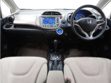 ◆インテリアパネル◆視界広々で非常に運転しやすくロングドライブでも疲れを感じさせないすっきりとまとまったインパネ周りです。