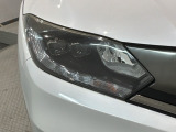 LEDヘッドライトは、点灯の瞬間から最大光量を発揮し、突然暗くなるトンネルなどでの安定感を高めます。