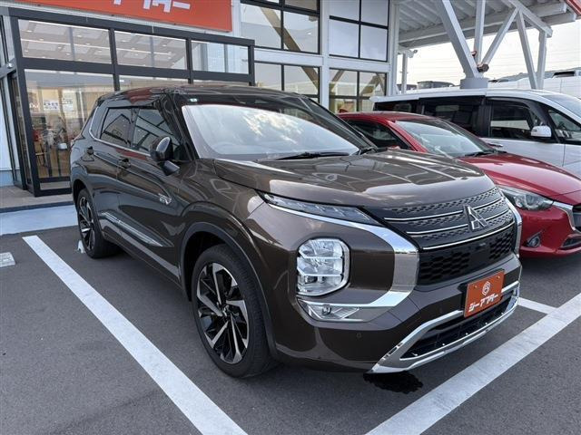アウトランダー PHEV 2.4 P 4WD ワンオーナー 禁煙車
