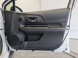 運転席ドア内張はご覧の通り