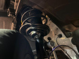 お車を安心してお乗りいただく為には、足回りの定期点検が欠かせません。サービスサポート(有償保証)では無料点検もご提供しており、安心のカーライフをお過ごしいただけるサポート体制が整っています。