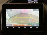 バックギアに入れると、このように後方が映し出されます!駐車の際とても安心!便利!最終確認はご自身の目と耳で必ず行ってください!