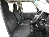 見通しのよいすっきりとした視界で、誰でも運転しやすいです。運転のしやすさは疲れにくさにも繋がりますよ♪