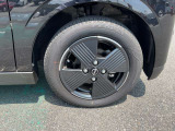 155/65R14インチタイヤ&アルミホイルが装着されています。