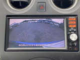 【バックモニター】ギアをバック(R)レンジに入れると車内のモニターに、後方の状況を映し出します.夜間でも、カラーで明るく、見やすくなってます。