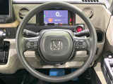 インテリアに合わせたデザインのステアリングは、運転される方のことも考え、運転しやすい形状、大きさです。是非一度、実際に触ってお確かめください。