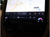 シートヒーター及びシートベンチレーションスイッチ:寒い日は、背中や腰に冷えやすい脚部に快適なぬくもりを伝え、暑い日には背もたれ面と座面に、シート表皮の熱気を吸い込むことで冷涼感をもたらす機能です。