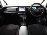 ◆視界広々で非常に運転しやすくロングドライブでも疲れを感じさせないすっきりとまとまったインパネ周りです。