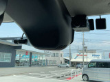 ドライブレコーダーでもしもの瞬間をしっかり記憶します。何が起こるかわからない現代社会ぜひつけておきたい装備です。
