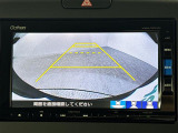【バックモニター】後ろのカメラの映像をモニターに映し出すことができます!後方の見えない死角や、障害物との距離感をしっかり確認することができます!駐車が苦手な方におすすめです。