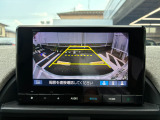 バックでの駐車が苦手な方や運転にあまり自信のない方でも後方の視界をしっかりサポート。安心して車庫入れが出来るバックカメラを装備しています!