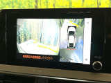 【パノラミックビューモニター】専用のカメラにより、上から見下ろしたような視点で360度クルマの周囲を確認することができます☆死角部分も確認しやすく、狭い場所での切り返しや駐車もスムーズに行えます。