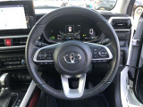 ハンドルは車を運転する上で、ずっと握っている重要なパーツです。手にフィットする物がいいですよね♪
