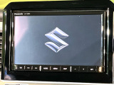 【純正ナビ】人気の純正ナビを装備しております。ナビの使いやすさはもちろん、オーディオ機能も充実!キャンプや旅行はもちろん、通勤や買い物など普段のドライブも楽しくなるはず♪
