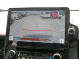 バックモニター付きですので、日常の駐車はもちろん、人や障害物などを映像で確認できるので安心です!(補助装置になりますので、目視でもご確認ください)