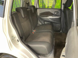 後部座席も気になるようなキズ・汚れやへたり等、大きなダメージはなく、良好な状態です。