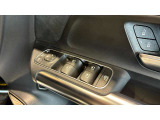 自動車保険に関しても、メルセデス・ベンツ専用のプログラムをご用意しております。飛び石や落下物などでのフロントガラスの修理が必要となった場合、最大で9万円分の補償を致します。
