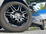 【純正オプションSTI18インチアルミホイール】純正オプションホイールを装着。走行性能の向上に加え、外観もよりスタイリッシュになっています。