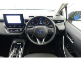 スポーティームード溢れる運転席周りですね。 クイックなドライビングに対応できるよな運転席回りになっています。 ドライブがますます楽しくなりますね!