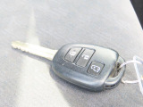 キーレスキーエントリーで車外からドアの開閉も楽チンですネ