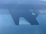 【プリクラッシュセーフティ】前方の車両等を検知し、衝突しそうな時は警報で注意を促し、ブレーキを踏む力をサポート。ブレーキを踏めなかった場合は衝突被害軽減ブレーキが作動、衝突回避をサポートします。