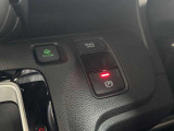 電子パーキングブレーキやブレーキホールドが装備されておりドライブがさらに快適になります!渋滞追従機能付きで長距離ドライブも楽々です♪