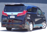 オリックス認定中古車は厳選した上質な車輌のみをお届け致します。全車にプロの職人による徹底した内外装の清掃、磨き上げ処理を施しております。