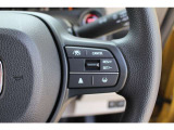 安全運転支援システムHonda SENSINGを搭載しております。衝突軽減ブレーキや誤発進抑制機能、アダプティブクルーズコントロールや車線維持など複数の先進技術で安心と快適なドライブをサポートします。