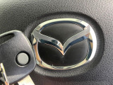 【キーレス】少し離れた場所からでもボタン一つでドアの開錠・施錠ができるのでとっても便利!ドアの鍵穴周りに傷をつけることもありません♪