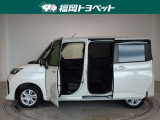 スライドドアは両側手動式です。