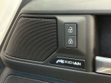 【Meridianサウンドシステム】イギリスの老舗オーディオブランドで音質が良く、ドライブ中の音楽をより一層楽しませてくれます。