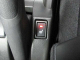 寒い日に重宝するシートヒーターを運転席に設置!エアコンより早く温まるので寒がりの人におすすめです!エアコンと違って空気が乾燥しにくいのもシートヒーターの嬉しいポイントです★