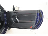 運転席ドア内側です。500mlペットボトルを収納できます。季節に関係なく水分補給は本当に重要ですよ。