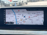 ●純正ナビ:一体感のあるナビは、高級感ある車内を演出してくれます。Bluetooth再生などオーディオ機能も充実しておりますので、運転もより楽しめます♪