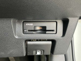 ETC車載器付きです♪高速道路をスイスイと通過!で、キャシュレス!クルマは料金所をノンストップで通過することができます☆