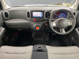 キューブの運転席周りの画像です。