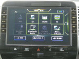 純正10インチメモリーナビです。 ラジオ、CD・フルセグTV、Bluetoothオーディオ接続が利用可能です。