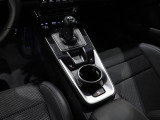 7速マニュアルシフト ドライバーの意のままに911ドライビングをお楽しみください。