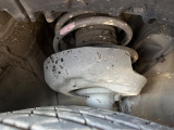 お車を安心してお乗りいただく為には、足回りの定期点検が欠かせません。サービスサポート(有償保証)では無料点検もご提供しており、安心のカーライフをお過ごしいただけるサポート体制が整っています。